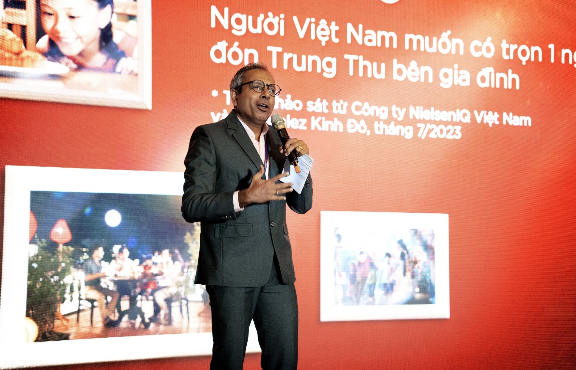"25 years of Togetherness - Keep stories alive" by Kinh Do Mooncakes