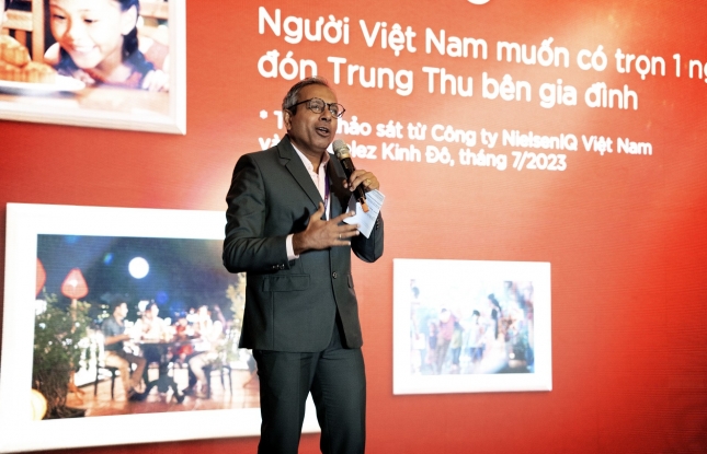 "25 years of Togetherness - Keep stories alive" by Kinh Do Mooncakes