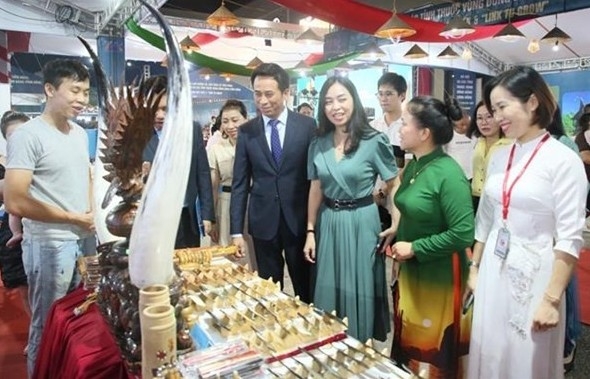Hanoi, Red River Delta provinces boost connection