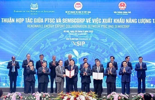 Vietnamese, Singaporean firms licensed to take first steps of offshore renewable energy project