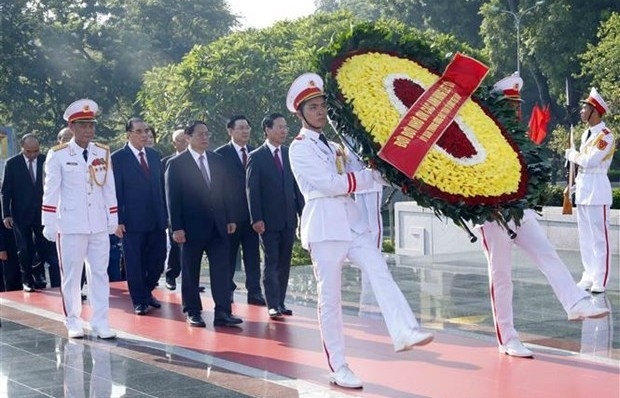 Leaders pay tribute to President Ho Chi Minh on National Day