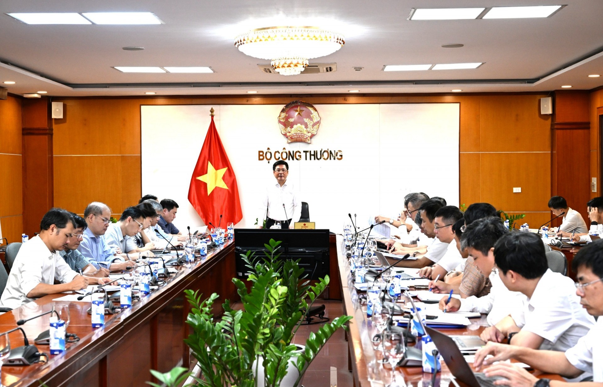 MoIT reviews progress of 500kV line, circuit 3 projects