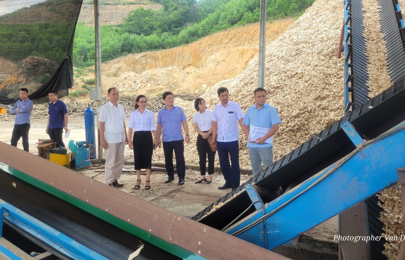 Practical support for finger joint wood production