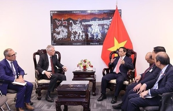 PM meets US Treasury Secretary, leaders of economic groups