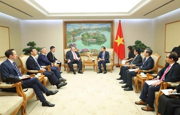 Deputy PM receives General Manager of Bank for International Settlements