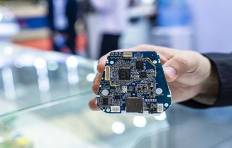 Semiconductors a future key industry of Vietnam