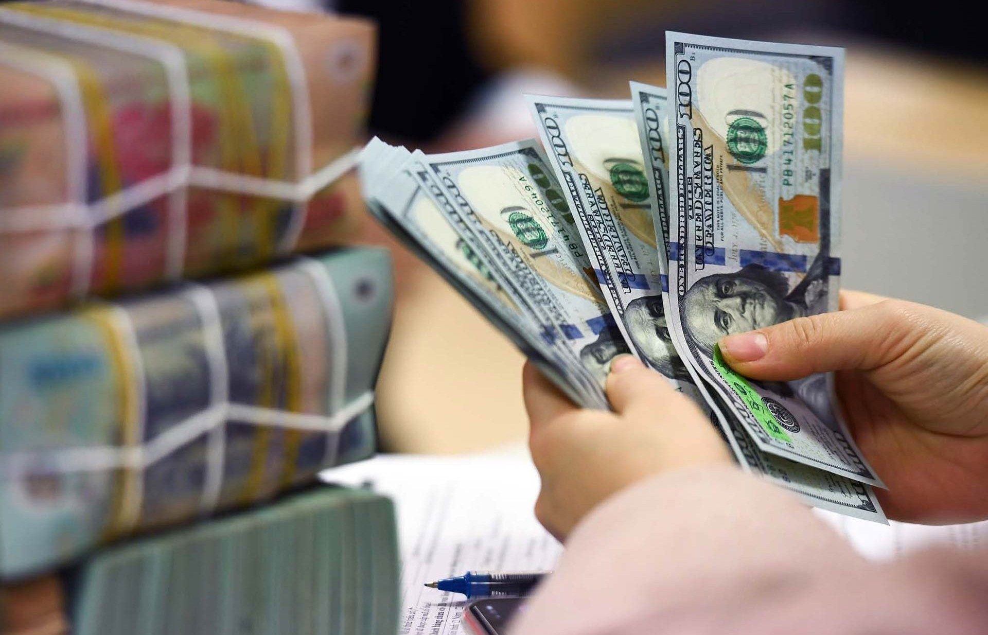 Enterprises’ mixed feeling driven by interest rates, exchange rates
