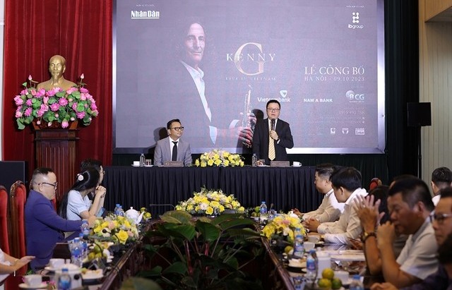 Grammy-award winning saxophonist to return for Hà Nội concert