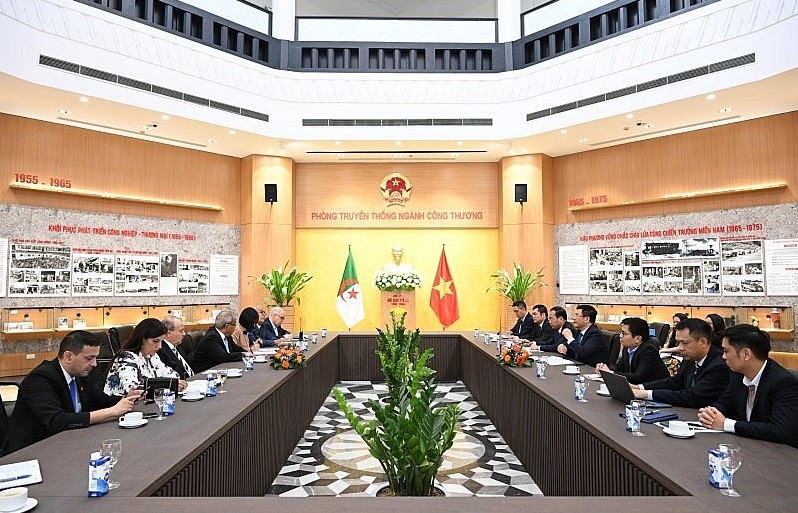 Vietnam, Algeria have potential for cooperation in trade, industry, energy: Minister