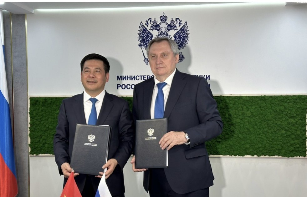 Minister of Industry and Trade attends Russian Energy Week
