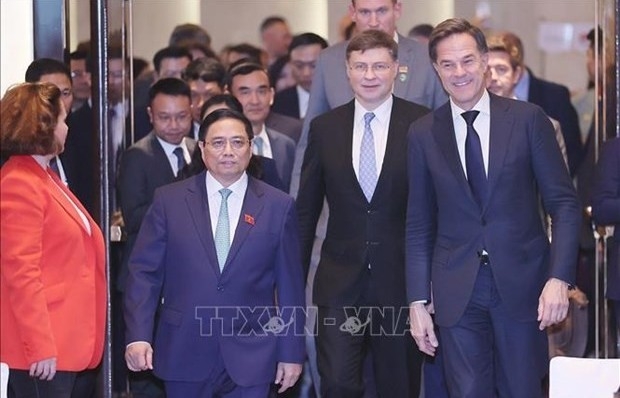 Vietnamese, Dutch PMs attend high-tech business, green economy forums