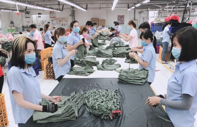 Textile-garment firms gradually escape hardships