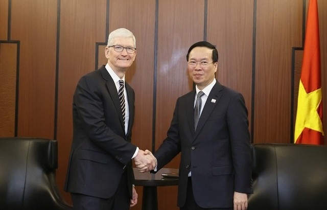 President asks Apple to invest in Việt Nam, join 5G development