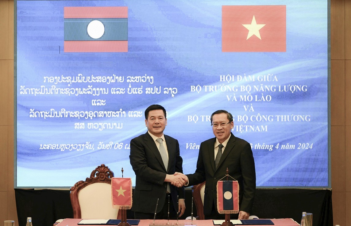 Vietnamese, Lao officials discuss promotion of energy, mineral ties