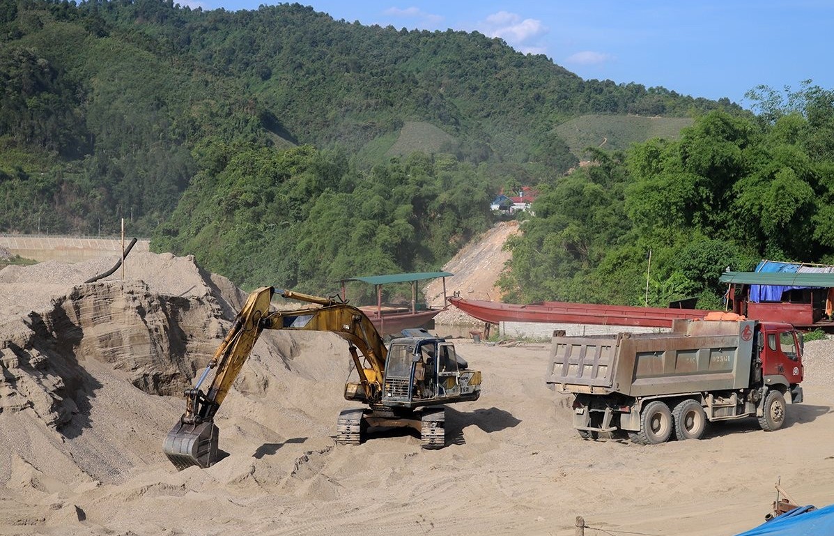 Lao Cai seeks solutions for mining, hydroelectric enterprises