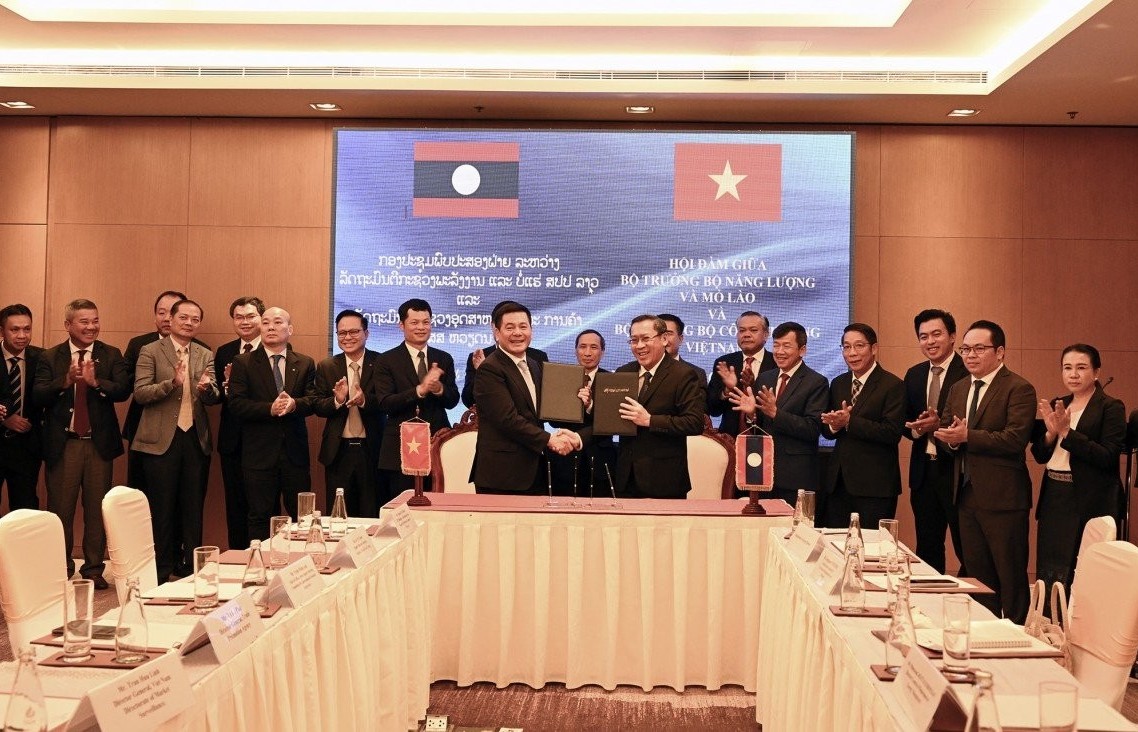 Visit boosts Vietnamese-Lao  energy, mineral cooperation