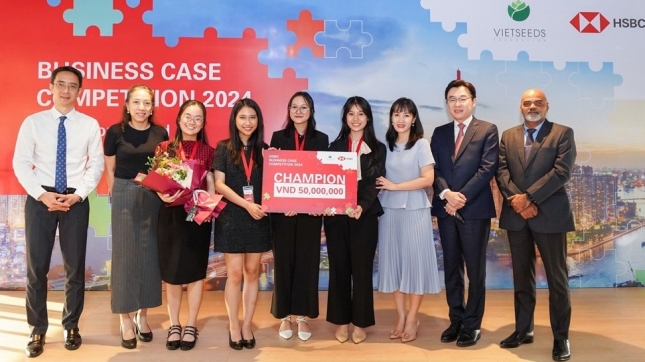 VinUniversity students win 2024 HSBC Business Case Competition