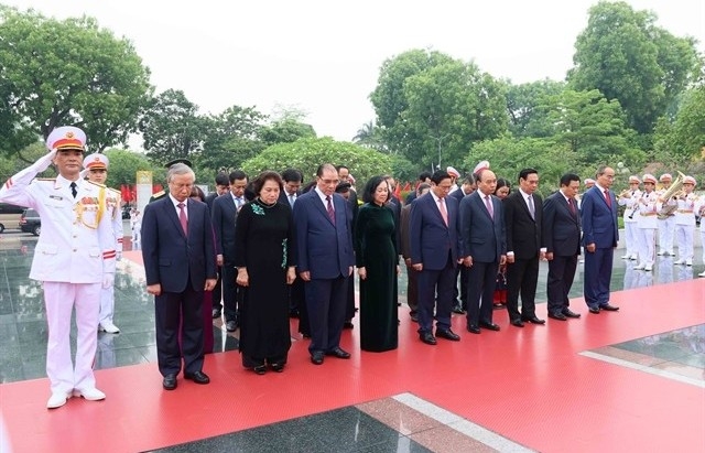 Leaders pay tribute to President Hồ Chí Minh, martyrs on Điện Biên Phủ Victory anniversary