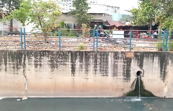 HCM City boosts efforts to manage canal pollution