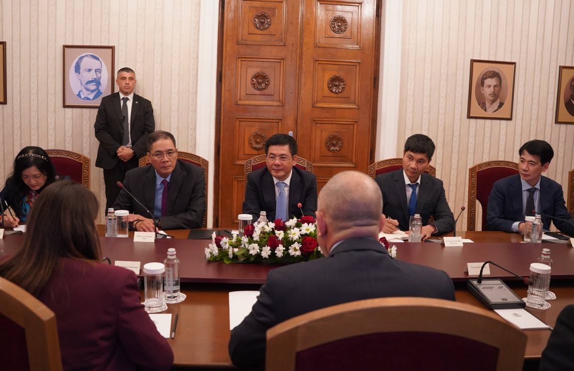 Minister Nguyen Hong Dien affirms the great room for cooperation between Vietnam and Bulgaria