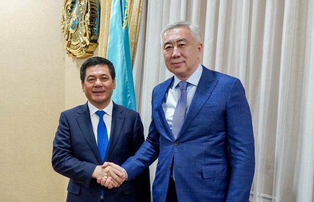 MoIT leader works with Kazakhstani Deputy Prime Minister