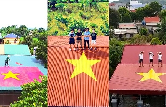 People transform roof into a national flag to celebrate the National Day