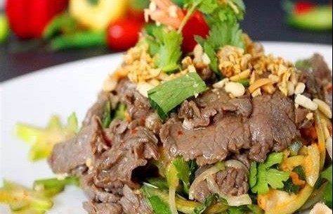 Three Vietnamese dishes among top 86 best salads in Asia