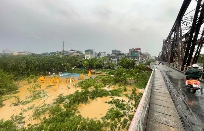 Hanoi: Rising Red River water levels pose flooding risk