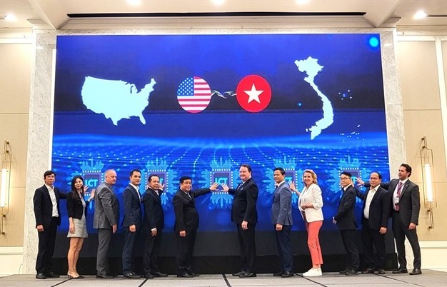 Vietnam to boost semiconductor development with US support