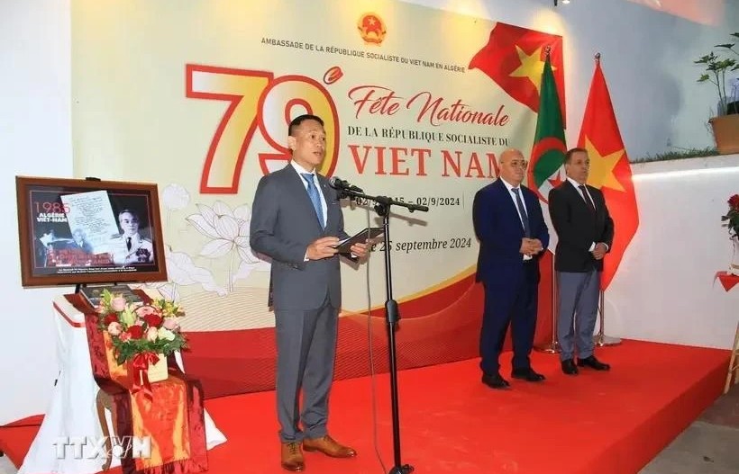 Vietnam, Algeria strengthen cooperation, friendship