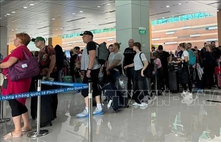 First chartered flight carries 400 tourists from Czech Republic to Phu Quoc