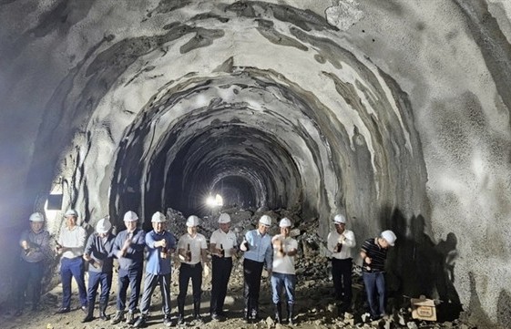 Second tunnel of Khe Nét railway renovation project cleared