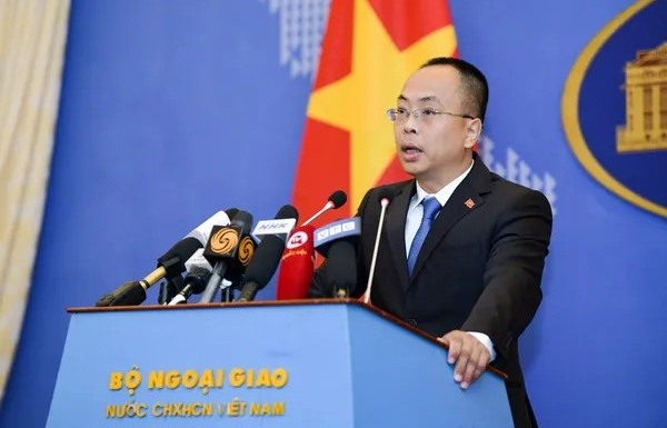 Việt Nam demands China release fishermen, opposes military equipment deployment on Hoàng Sa: foreign ministry