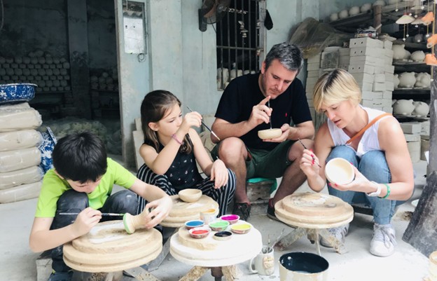 Hanoi makes efforts to link handicrafts with tourism