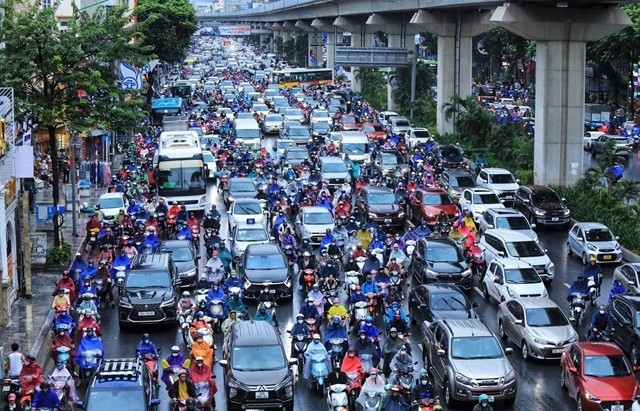 Hà Nội to restrict polluting vehicles across key districts