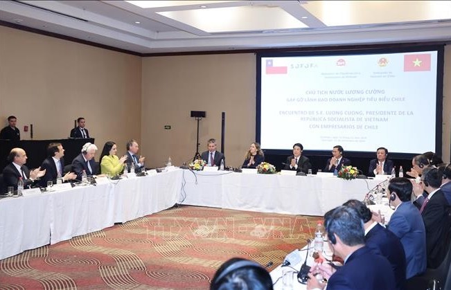 President meets with Chilean business executives