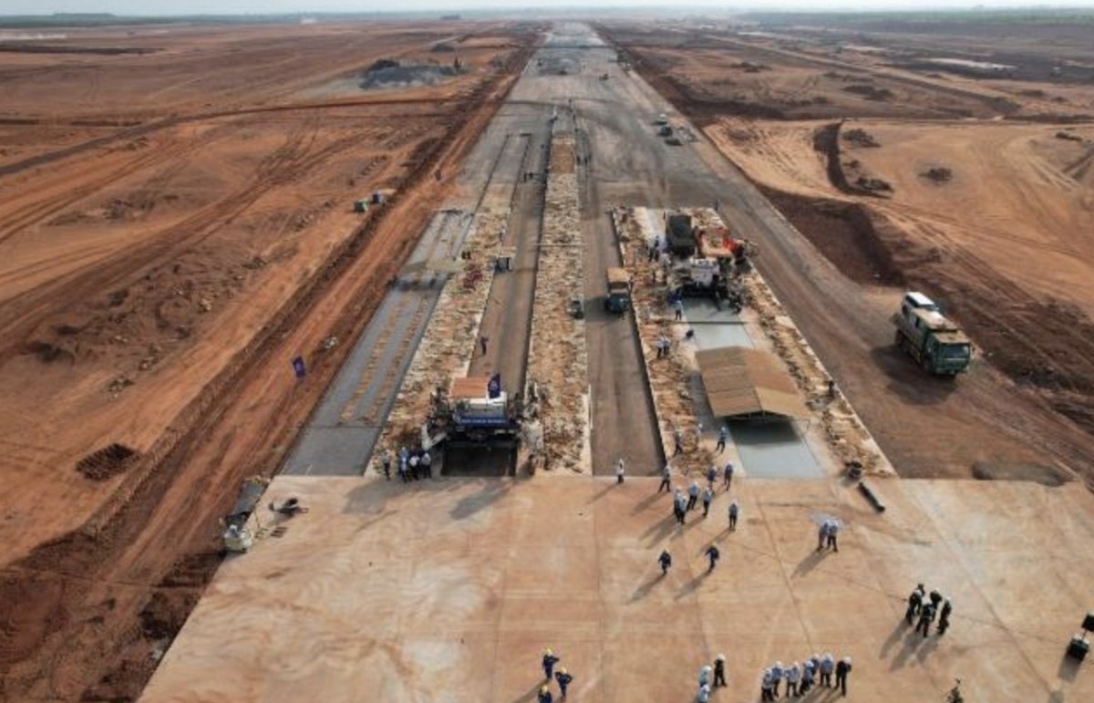 Long Thanh Airport’s runways expected to be completed three months ahead of schedule