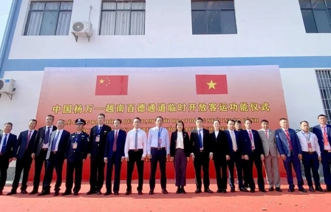 Vietnam, China open two temporary cross-border routes