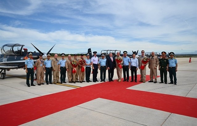 US hands over five T-6C trainer aircrafts to Việt Nam, marking milestone in defence cooperation