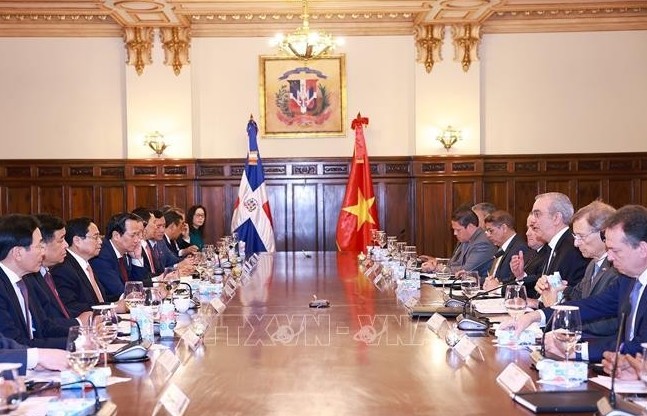 Vietnamese PM hold talks with President of Dominican Republic