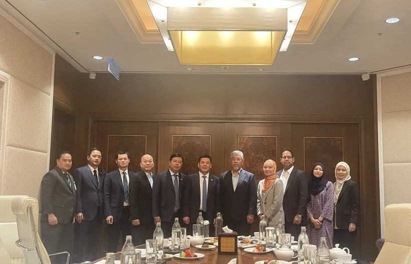 Vietnam, Malaysia step up cooperation in energy, Halal fields