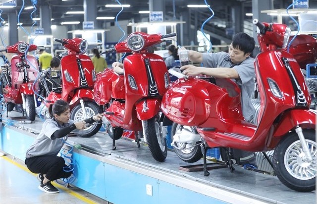 Việt Nam must gear up for green mobility transition: experts