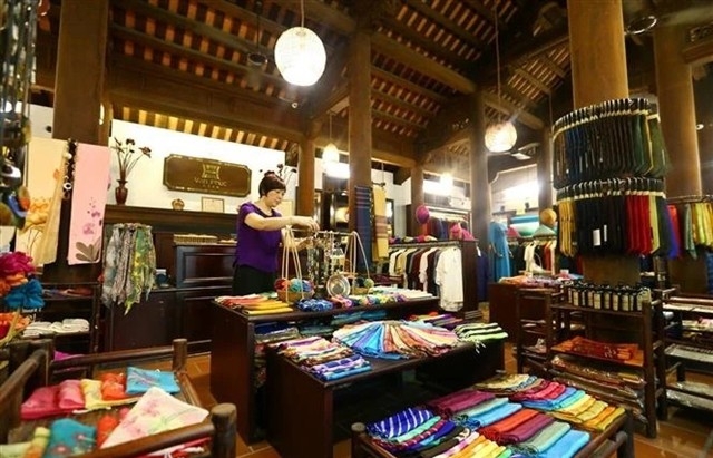 Culture week to promote Vạn Phúc traditional silk craft