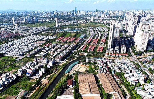 Experts warn of oversupply while land prices appear to be rising