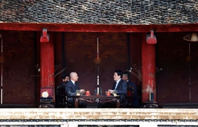 State President, Cambodian King enjoy tea at Temple of Literature