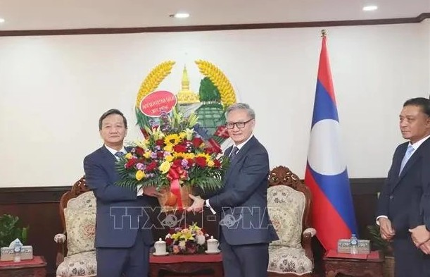 Vietnam congratulates Laos on National Day