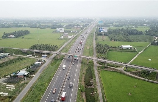 Transport projects connecting HCM City with Western provinces prioritised