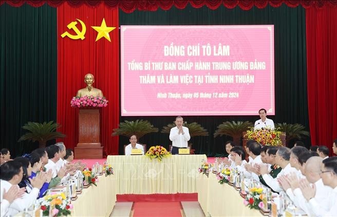 Party chief urges Ninh Thuan to capitalise on great potential from land, people