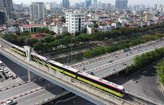 Long-term vision, thorough preparations crucial to urban railway projects: PM