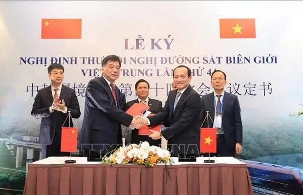 Vietnam, China ink protocol on railway transport cooperation